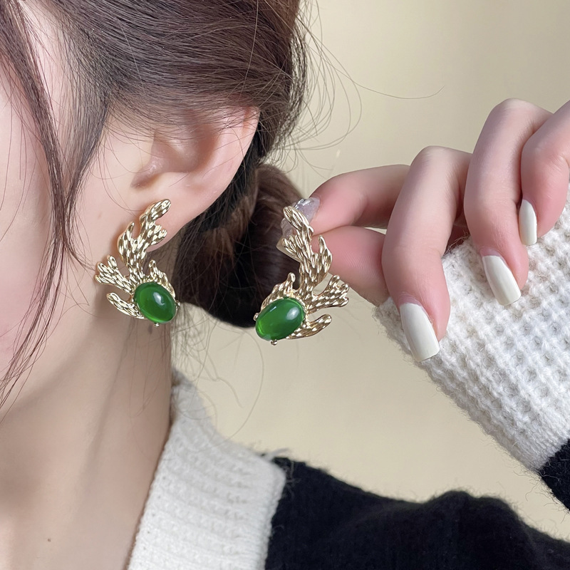 Design earrings