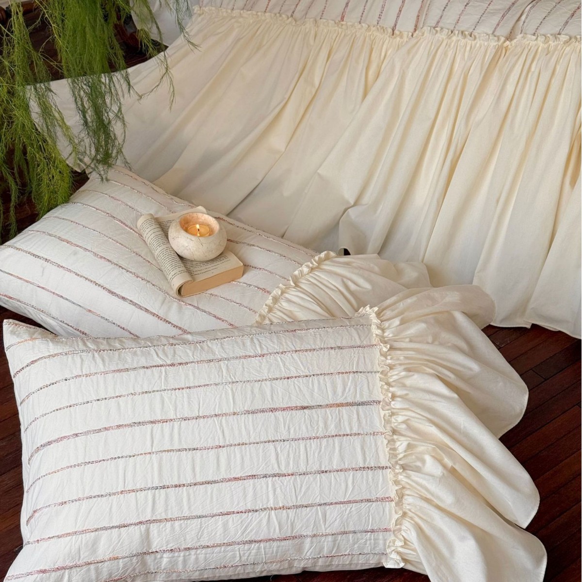 Set lenzuola 4 pezzi con volant in cotone lavato a righe_voghion.com