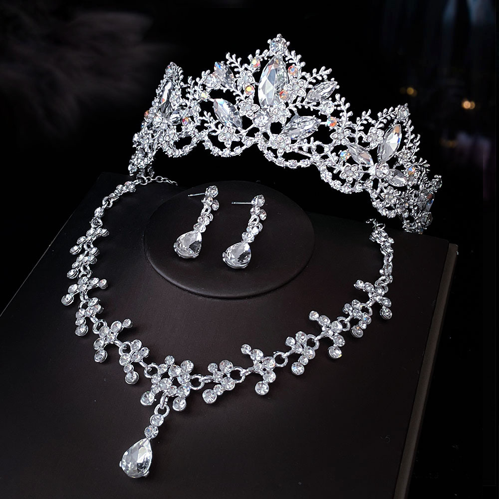 2024 nuevo collar de corona de oro rojo de novia aguja de tres piezas combinación de accesorios de boda accesorios para el pelo al por mayor