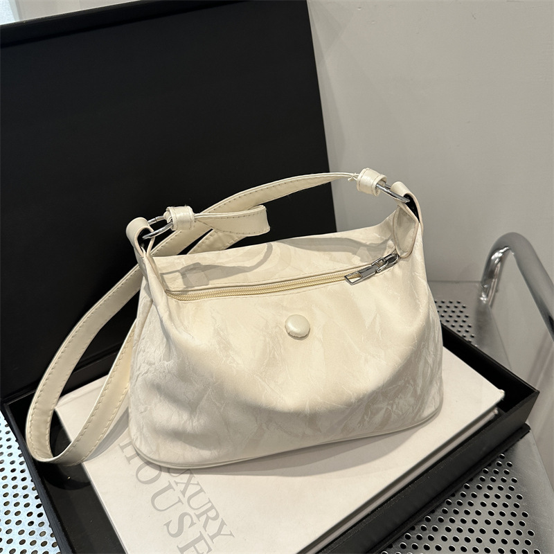 Bolso debajo de las axilas para mujeres 2024 nuevo verano alto sentido de hombro mochila de hombro universal bolso de bolsas de bolsas de bolsas de mujer de verano explosivo