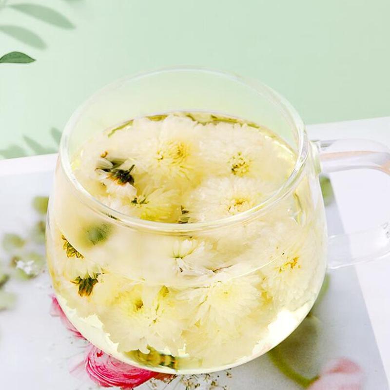 Gong Ju Chrysanthemum Tea Dried White Chrysanthemum Flowers 500g Herbal Infusion in use