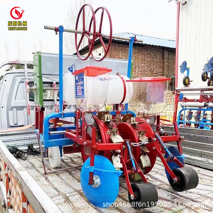 吉林热销花生起垄覆膜精播机膜上打孔精播施肥滴灌喷药一体机