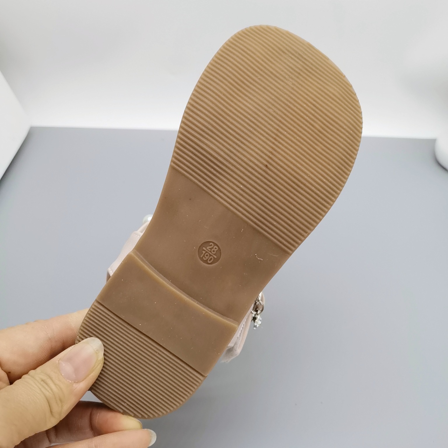 28-33 Baotou de verano pegado frío retro mujer tesoro a través de la red zapatos casuales zapatos de princesa tendón de toro antideslizante