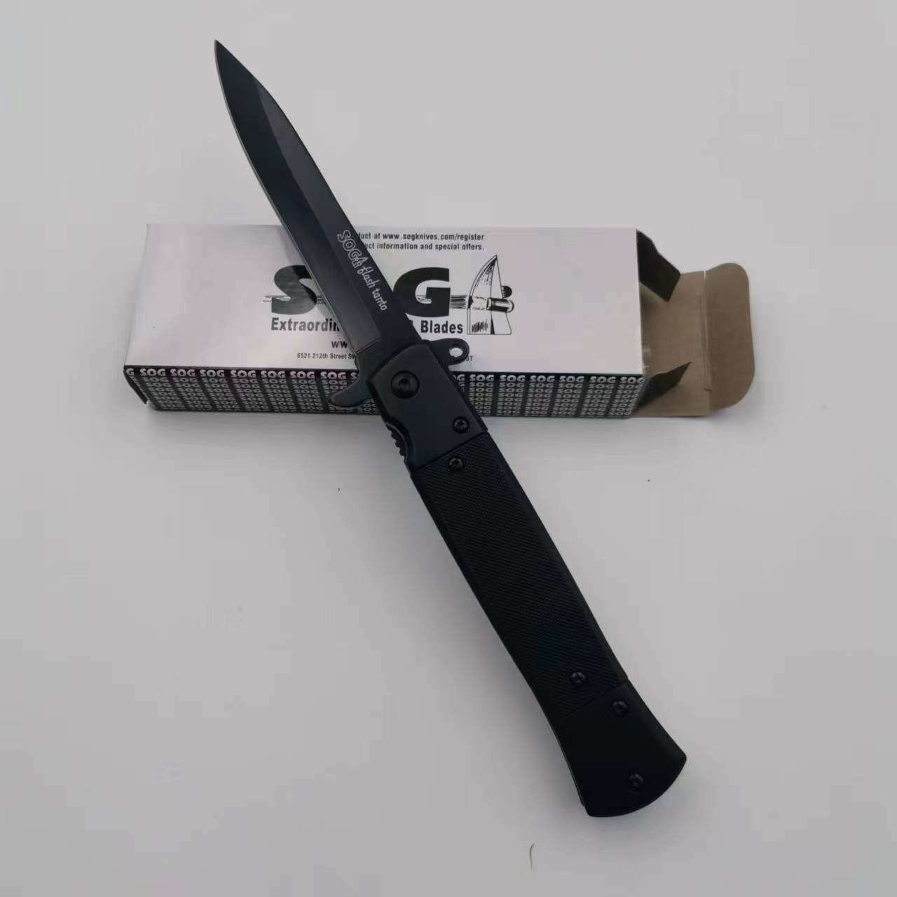 Suministro directo de fábrica Yangjiang cuchillo acampar al aire libre portátil de alta dureza de acero inoxidable mango de madera de color cuchillo plegable