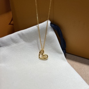 18K Gold Heart Pendant Au750 Colored Gold Heart Circle Pendant Simple High-End Versatile Clavicle Chain Water Shell Gold