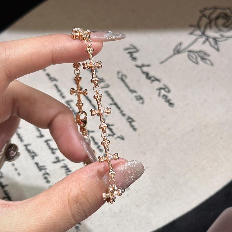 Xiaohongshu's Best-Selling Bone Cross Bracelet for Women, Light Luxury, High-End, Niche Temperament, Exquisite Hand Jewelry Wholesale