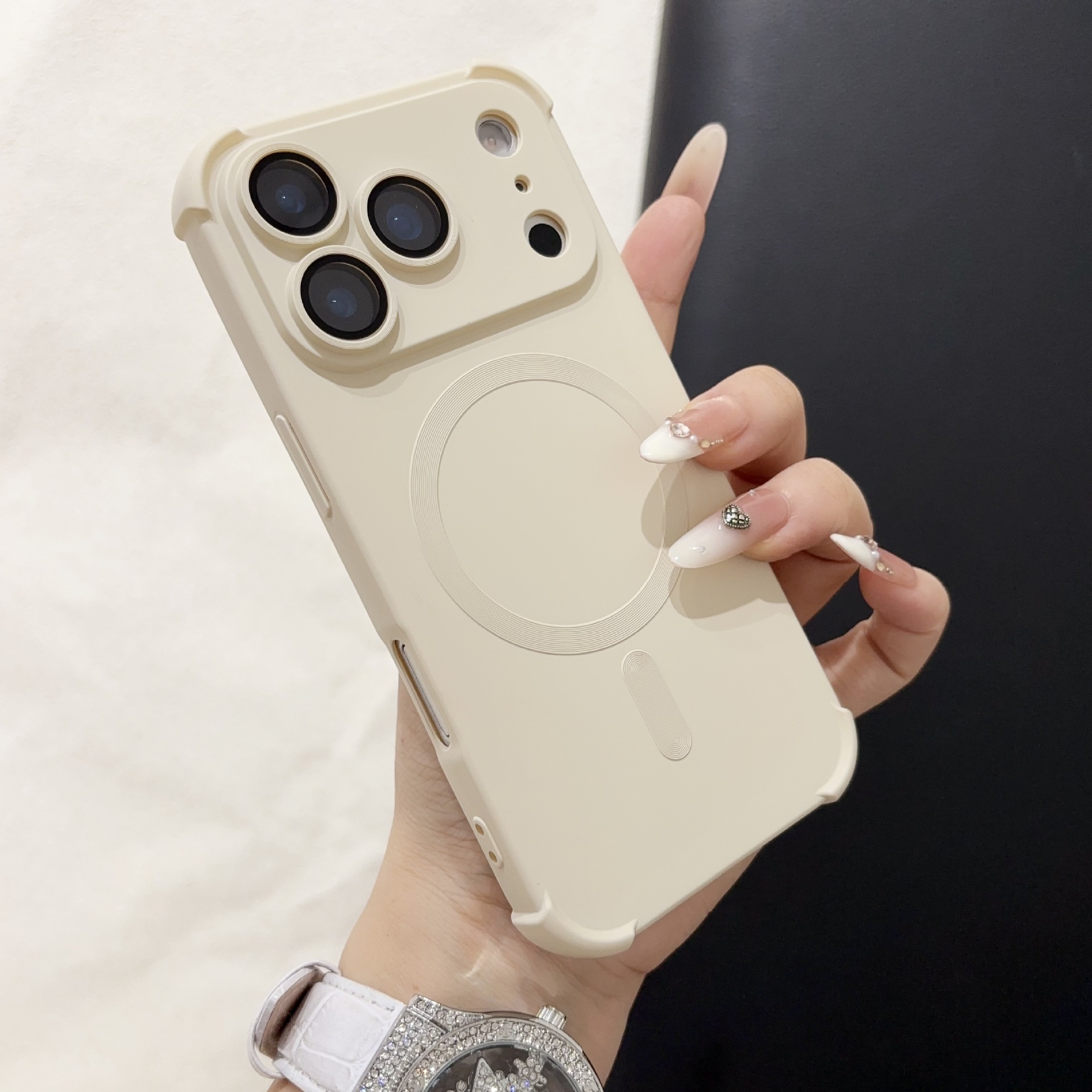 Funda para teléfono móvil iPhone 17 PRO, con airbag líquido, succión magnética en las cuatro esquinas, película protectora para la lente de Apple 16, funda protectora de cobertura total