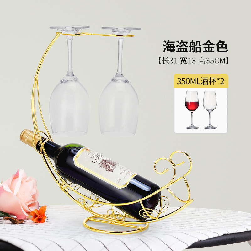 軽くて豪華な風の金色の酒の箱はワインの棚を飾ってワインの棚のワインの杯の棚を並べます。|undefined