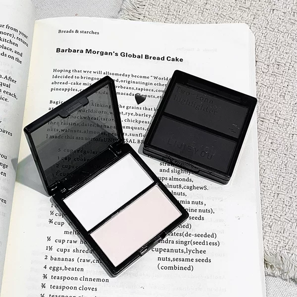 Wherever You Sweep, There It Goes! Two-Tone Matte Highlighter for Natural Three-Dimensional Brightening of Tear Troughs and Facial Contouring, Cross-Border Foreign Trade in Chinese and English