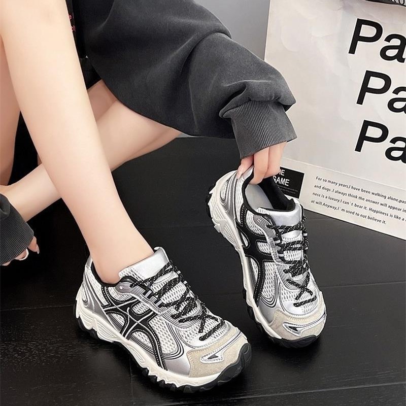 Aumentar la altura de la base gruesa de los zapatos de padres y mujeres, todo el nuevo verano delgado red transpirable, zapatos deportivos casuales de aspecto grande