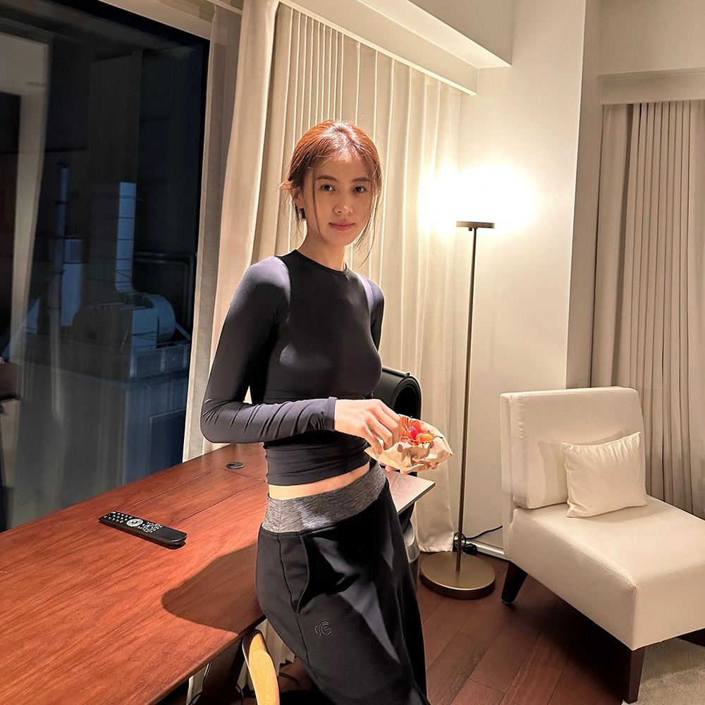 정품! 26가지 새로운 스타일의 카다시안 스타일 코튼 저지 슬림핏 긴팔 티셔츠 여성용 베이스 레이어 탑