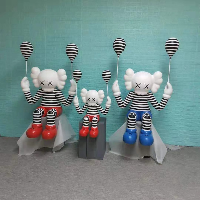 インターネット有名人のトレンディな Kaws 漫画のグラスファイバー彫刻人形暴力的なクマのセサミストリートホームディスプレイ床置き大型装飾品|undefined