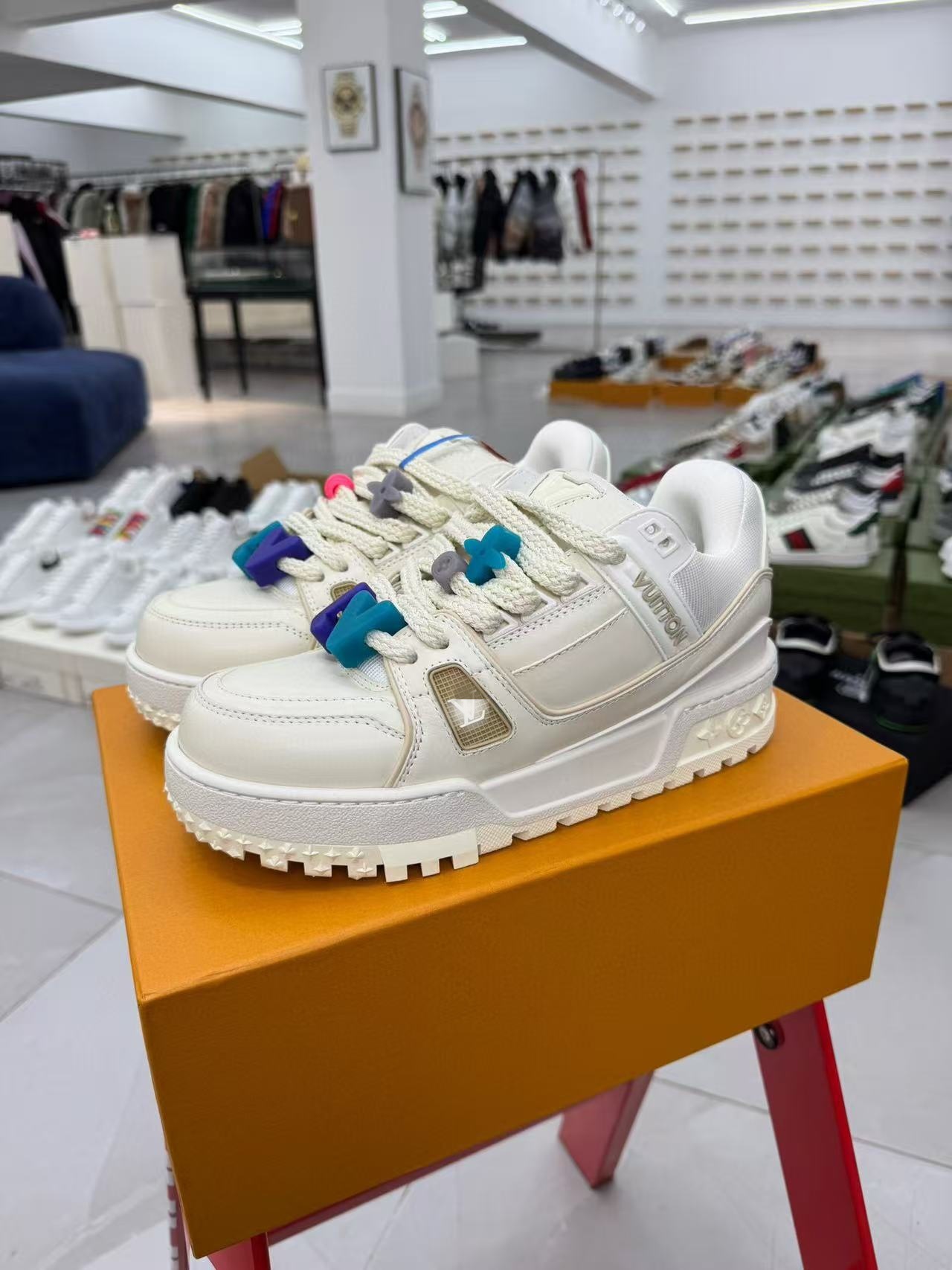 Consult customer service to see real shots 8