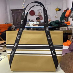 Non-woven fabric bag, hand-held colorful gift shopping bag training course, laminated advertising promotional bags, printed logo