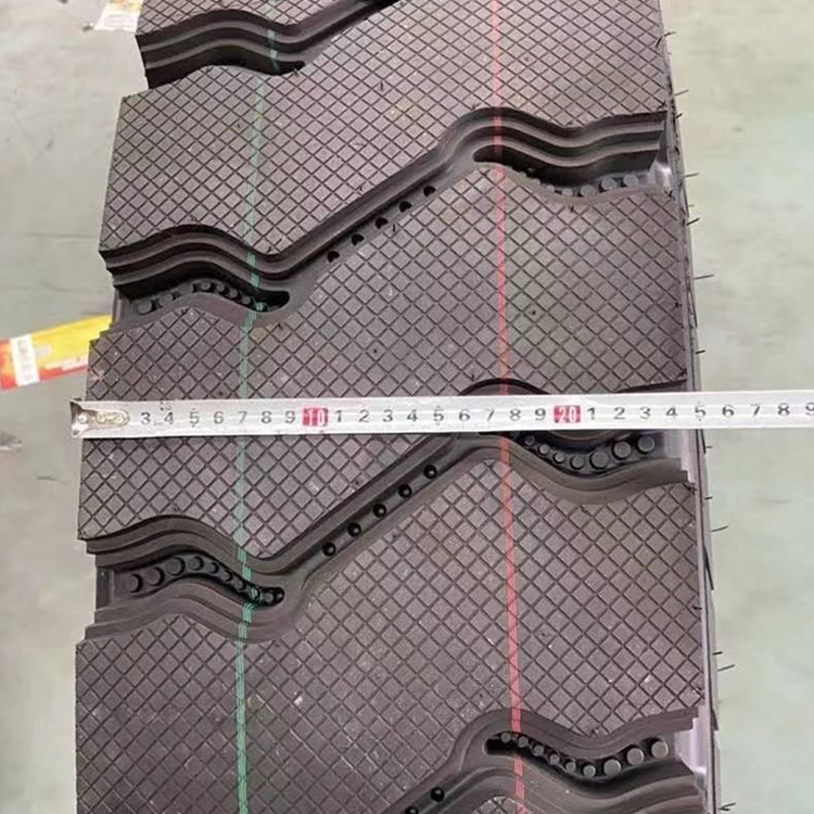 1200R20汽车轮胎防爆胎自卸车搅拌车轮胎矿山花纹加深防扎1200r20