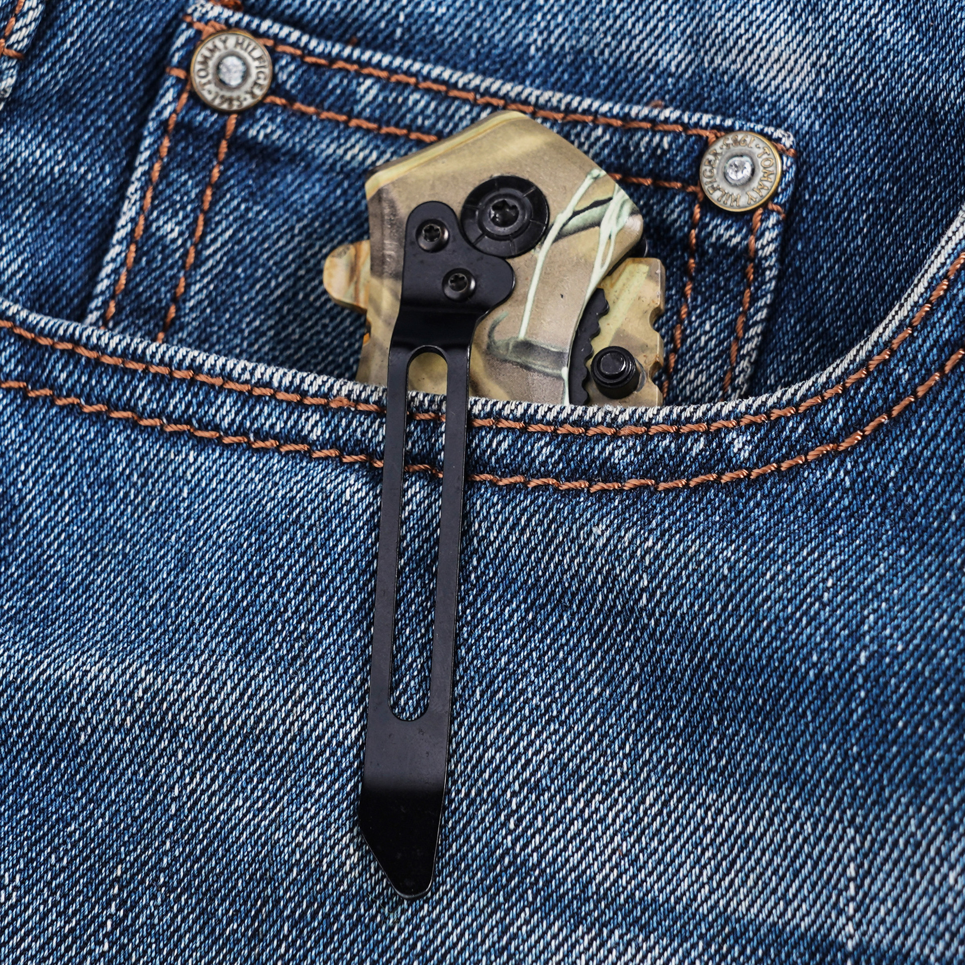 Hoja plegable de camuflaje puntual, mango de aleación de aluminio de alta dureza 5CR13, conveniente para exteriores, cuchillo pequeño con clip trasero edc