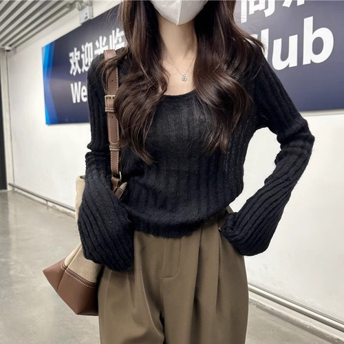Autumn new style, sweet and spicy Korean, figure-fitting, slimming, long-sleeved sweater, lazy style, short base top for women