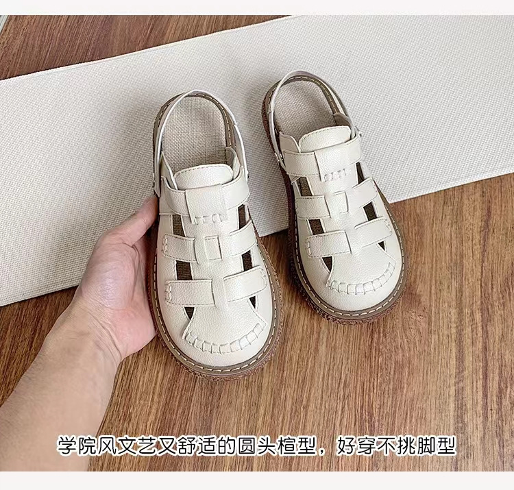 Dos sandalias de cabeza hueca para mujeres 2024 nuevos zapatos romanos de mitad de zapatillas de verano para mujeres