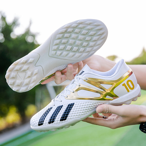 Cristiano Ronaldo cross-border sports football shoes men's low-top broken nails TF boys teenagers female students black and white training shoes