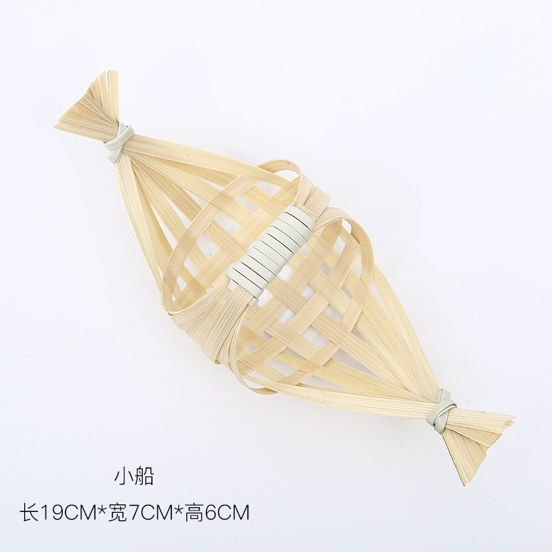 Festival del Bote del Dragón Tejer de bambú Hecho a mano Diy Barco del bote del dragón Bolso de ajenjo Ramo Empaquetado Decoración de la puerta Colgante de la puerta Joyas de coche hechas a mano