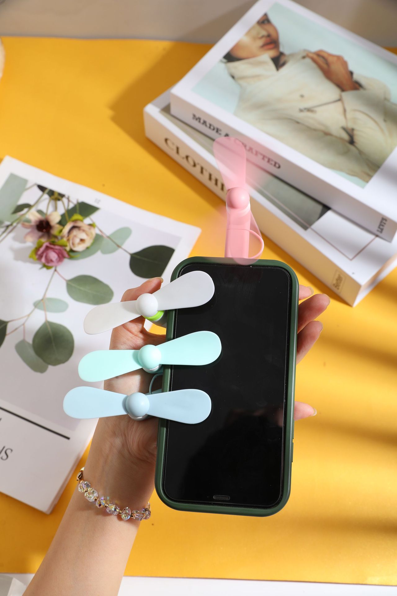 Macaron Apple Android Dual-Purpose Portable Silent Mini Fan