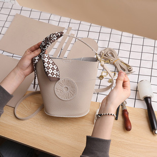 diy�ֹ��������ֿp�r�����e�μ����Ʋ��ϰ��¿�ٴ�б��ˮͰ��