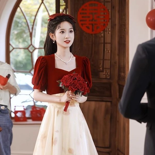 Engagement evening dress high-grade gauze dress toast dress 2023 new bride wine red dress host dress