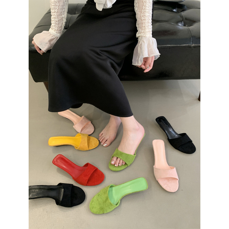 Fashionable universal small design retro sandals wedge heel square…