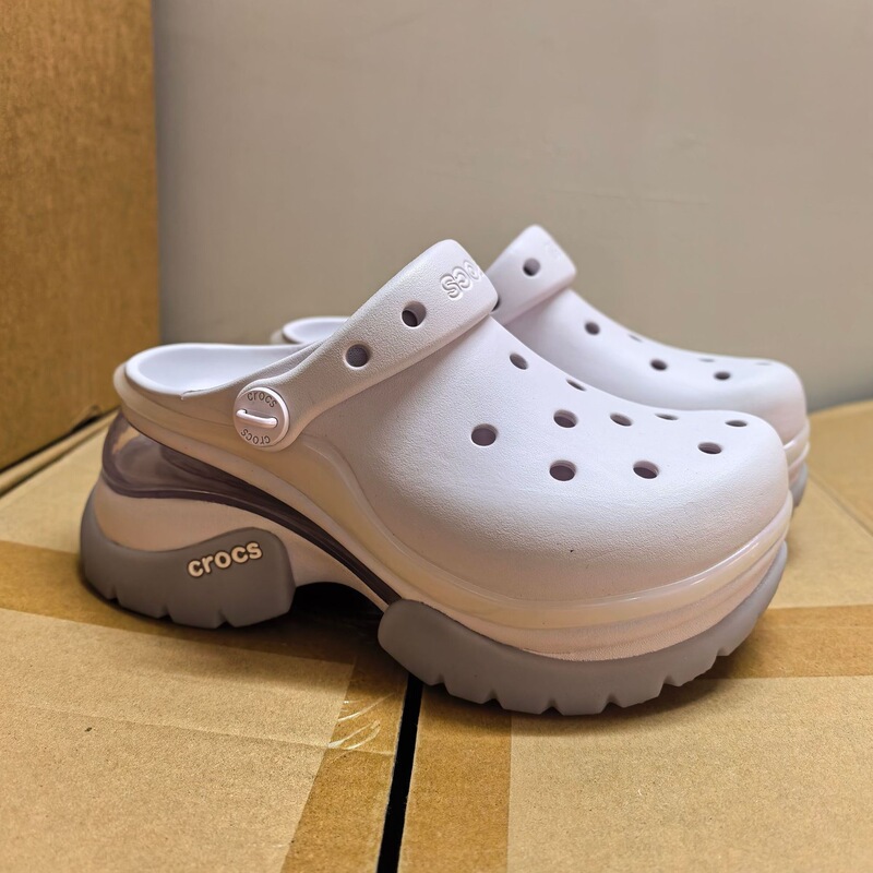 2026 New Model Little Dolphin Clogs Summer Outdoor Women's Shoes Thick-Soled Height-Increasing Beach Slippers Direct Sales from the Manufacturer
