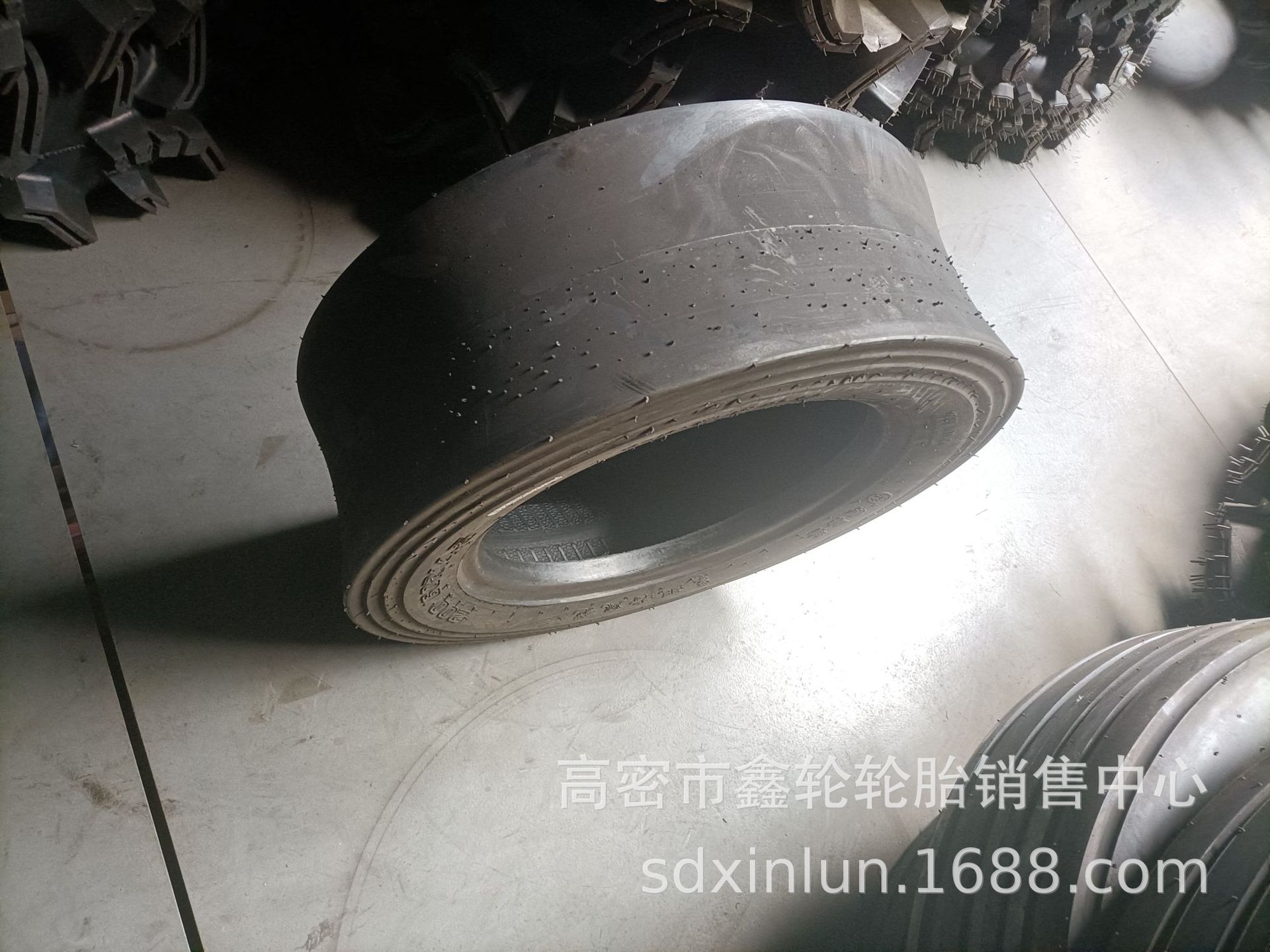 供应贝松犁翻转犁 200/60R14.5光面轮胎农机具农用拖车轮胎