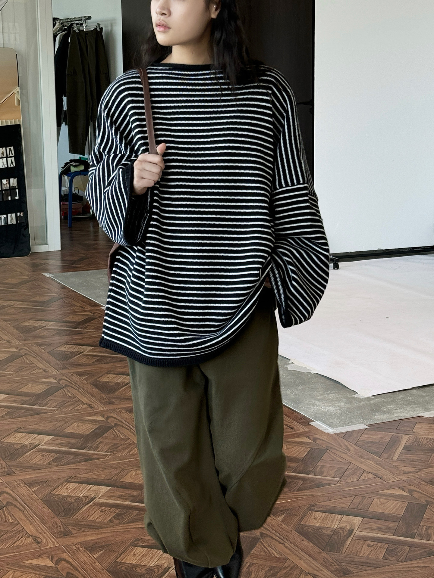 ルーヴル早春新作日系モダンINSスラックス感ストライプニット快適立体郭形上着女