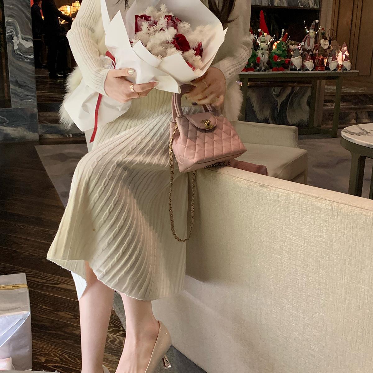 Versión de piel de oveja de la uva madre con el mismo tipo de zapatos de diamante brillante de mujer temperamento francés tacones delgados zapatos de boda de talón alto