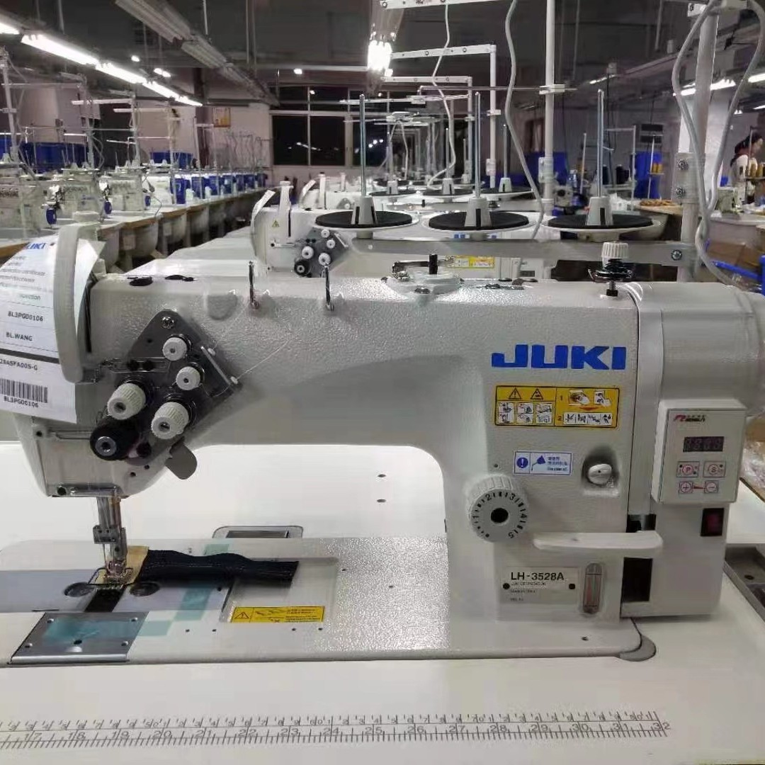 Máquina de coser de cama plana de doble aguja integrada de accionamiento directo Juki LH3528A japonesa al por mayor con suministro de aceite para máquina de coser de doble aguja para prendas de vestir con motor de accionamiento directo