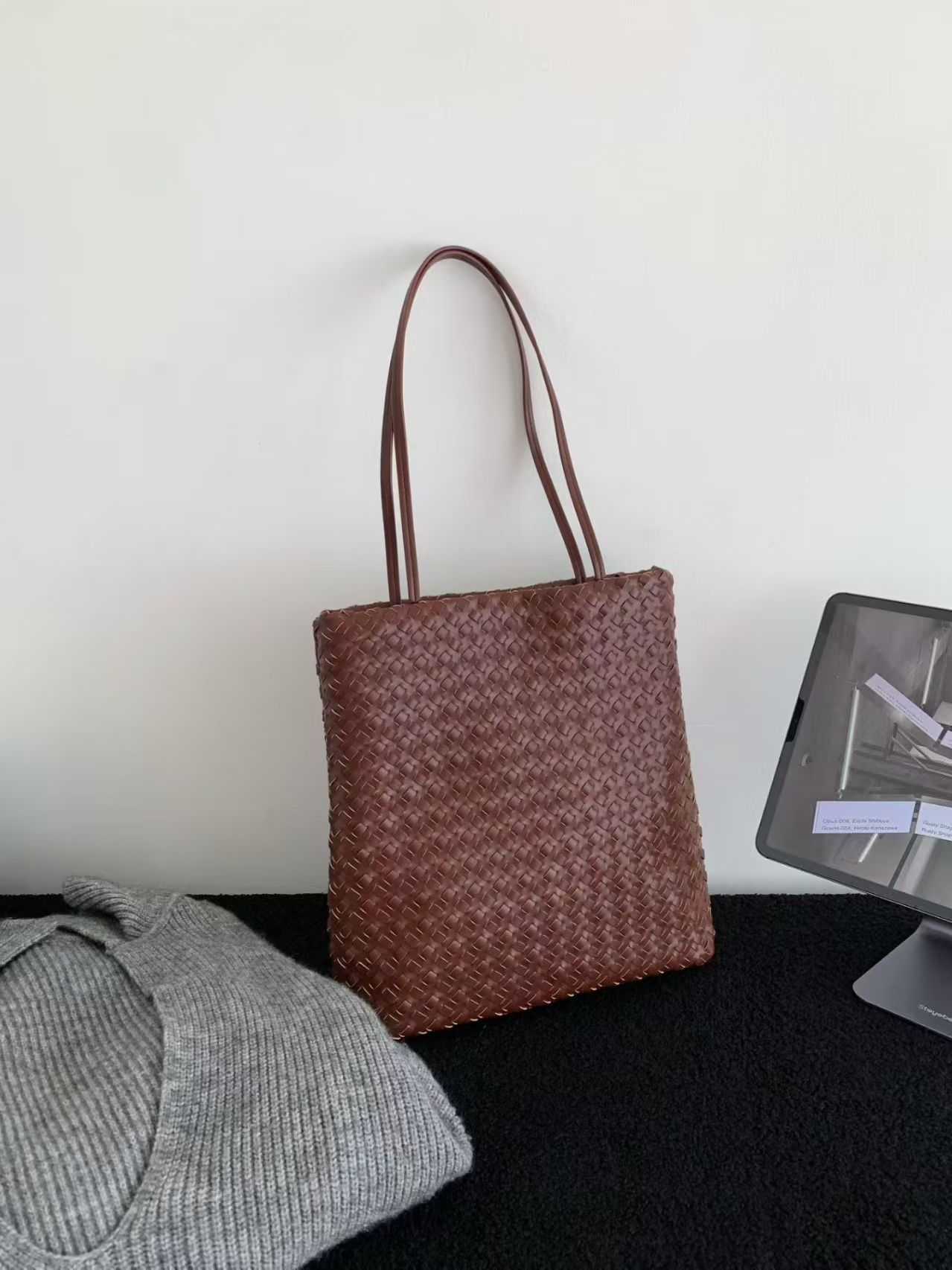 Women's Luxury Vegetable-Tanned Leather Hand-Woven Hobo Underarm Bag Soft Leather Casual Commuter Tote - Thumbnail 6