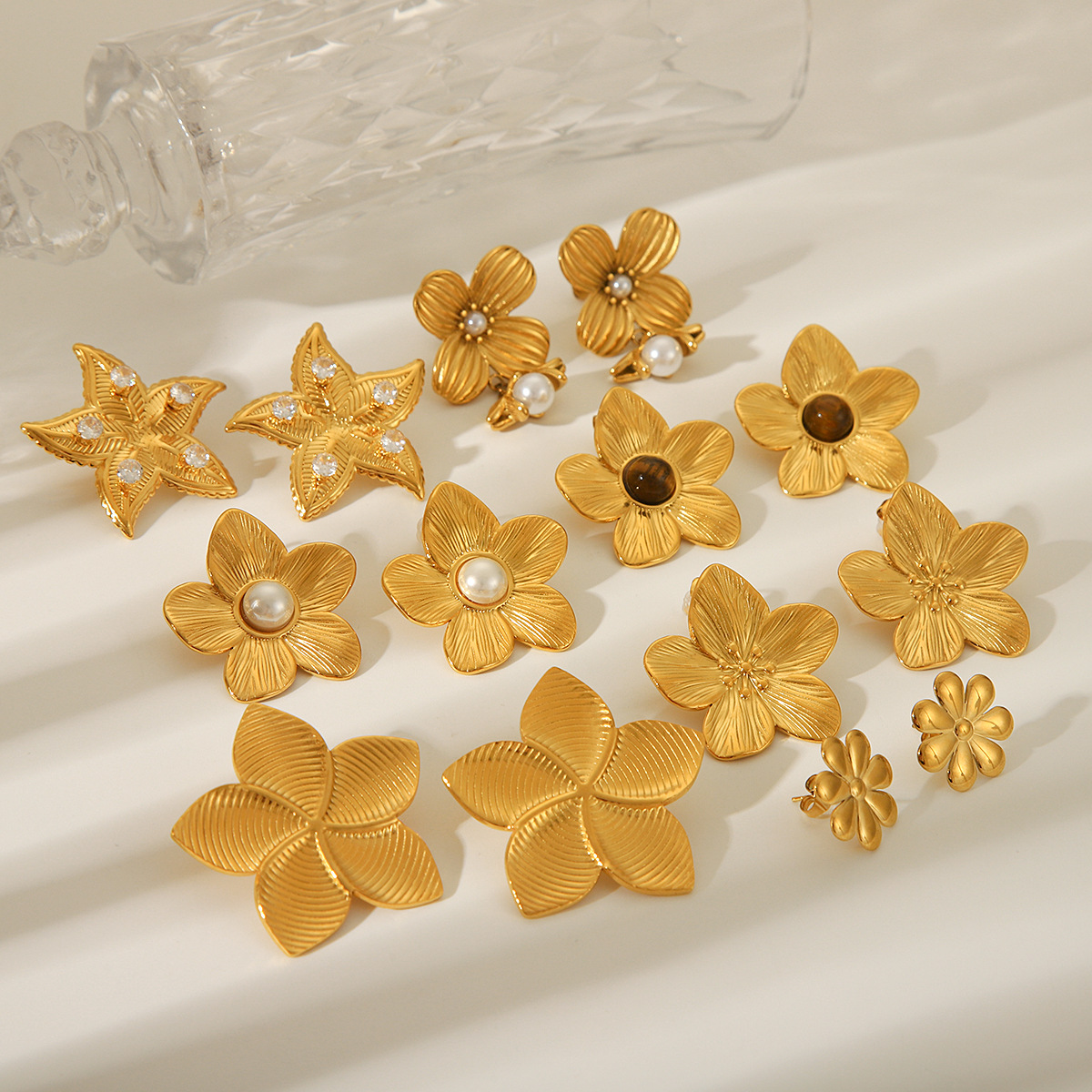 18K Real Gold Plated Plating Material PVD Coated 18K Gold Real Gold Plated Flower 304 Stainless Steel Vintage Style Waterproof Non Tarnish Drop Earrings Ear Studs
