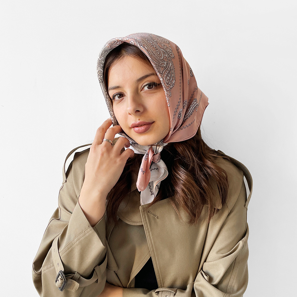 Femmes Élégant Rétro Pois Léopard Satin Écharpe En Soie display picture 26