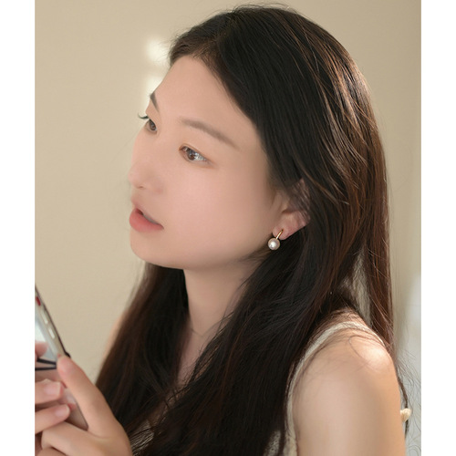 Pearl high-end ear clip ~ niche mosquito coil earrings, no piercing, painless earrings for women, temperament earrings, autumn and winter