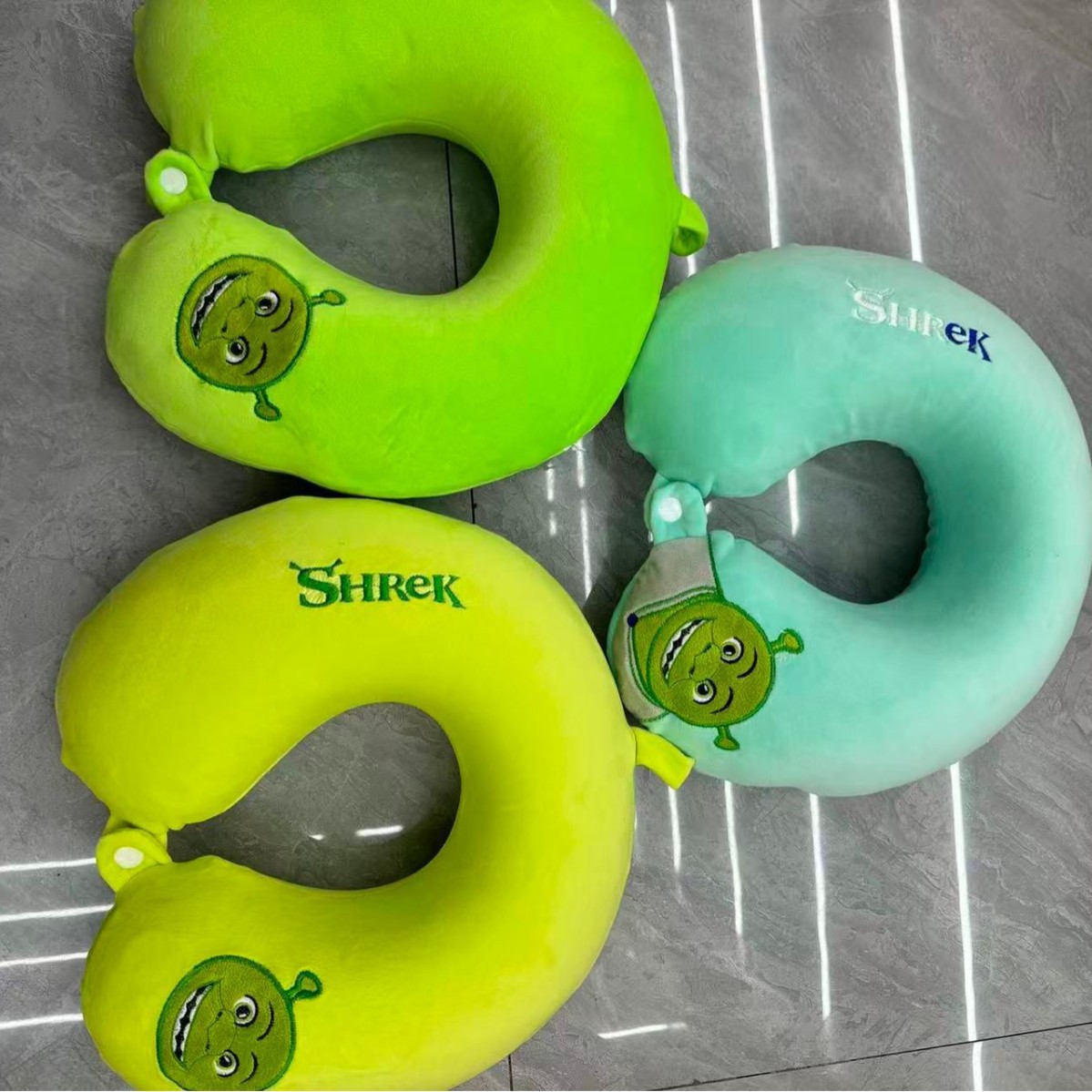 Almohada en forma de U al por mayor transfronteriza de algodón de memoria doble pico desmontable una variedad de almohada de siesta en avión almohada portátil de protección del cuello almohada