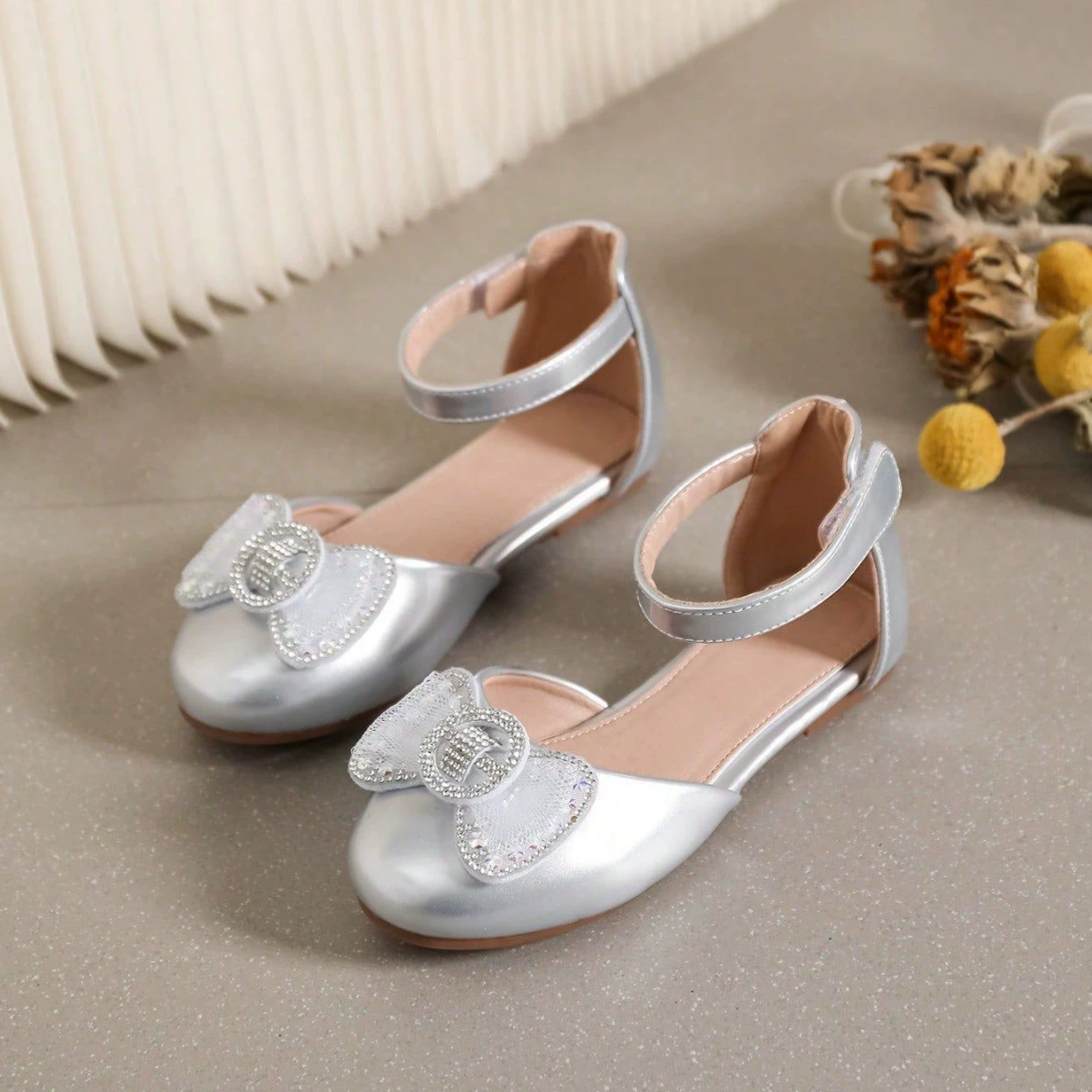 Трансграничная внешняя торговля Французская обувь принцессы с бантом модная дикая плоская обувь темпераментная маленькая кожаная обувь для девочек