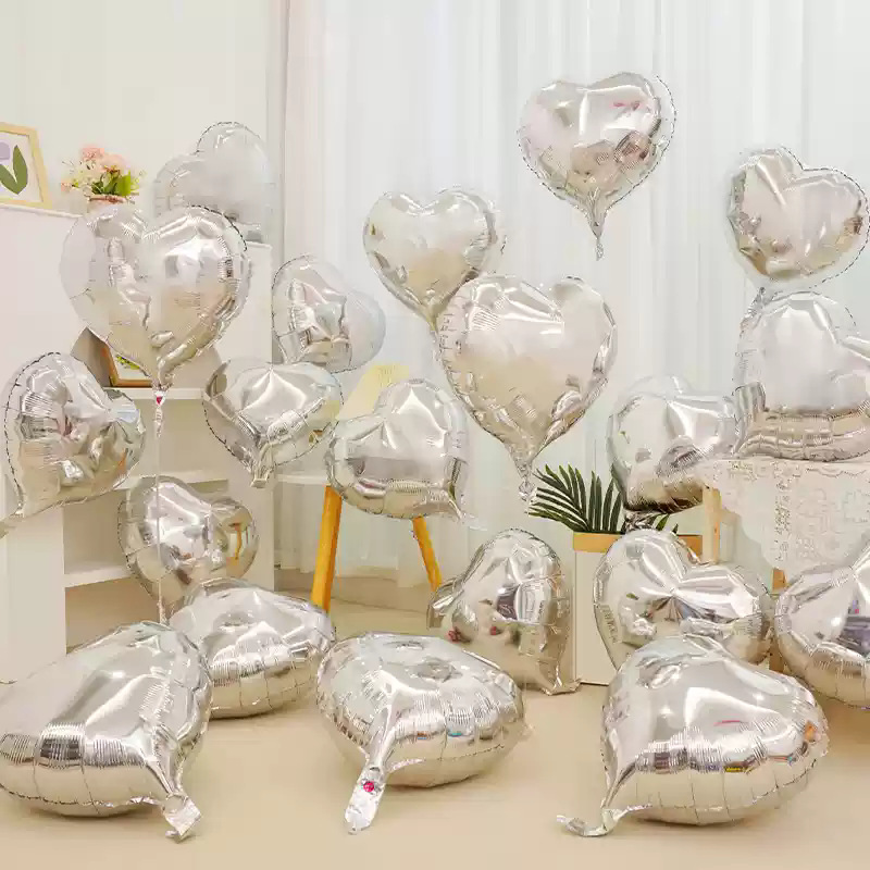Día de la diosa forma corazón de globo día de nacimiento lleno de helio aire