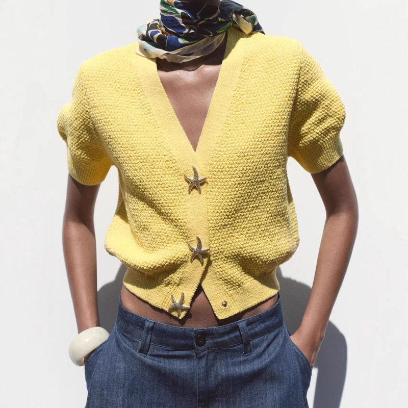 Cross-Border European and American Spring High-Quality Fashion V-Neck Star-Patterned Yellow Button Knit Cardigan Women's Top Cross-Border European and American Spring High-Quality Fashion V-Neck Star-Patterned Yellow Button Knit Cardigan Women's Top