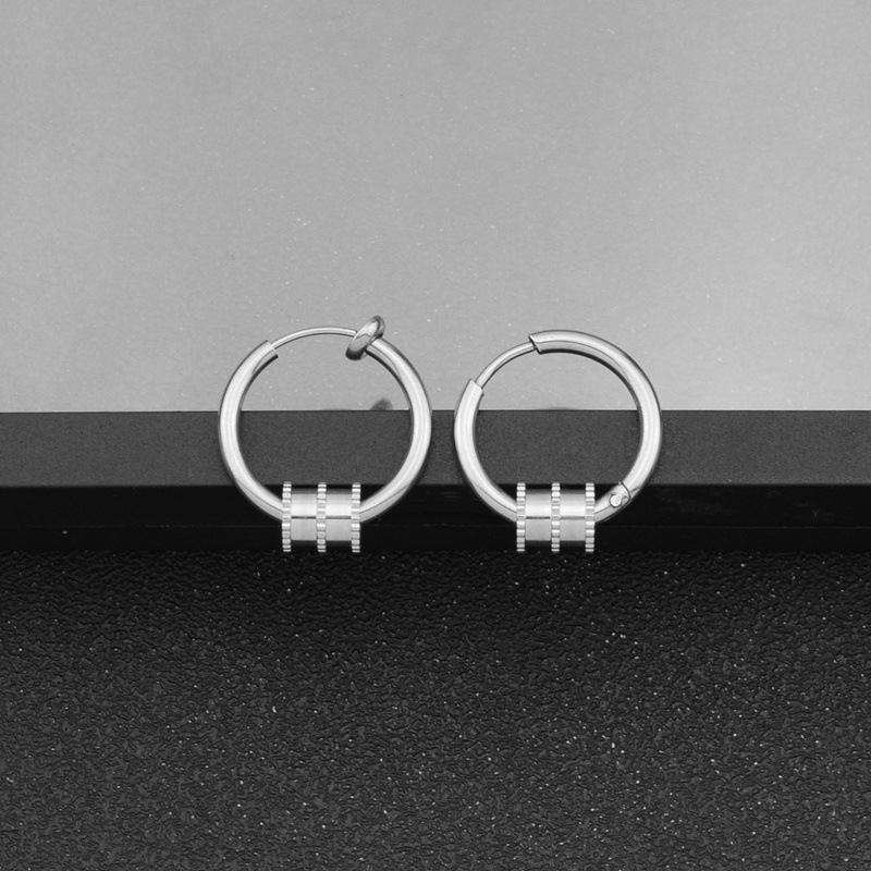 Orecchino minimalista uomo cuff lucente stile doppio indosso cool_voghion.com