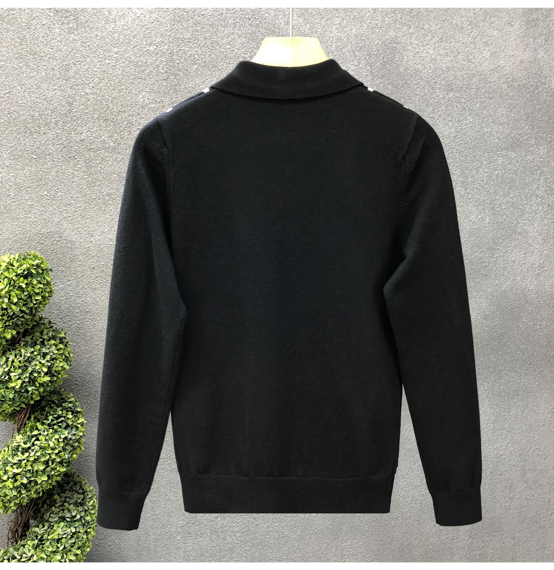Maglione polo uomo slim fit con zip e design a righe_voghion.com