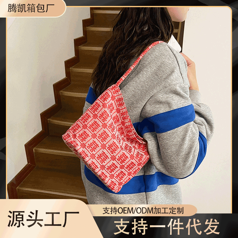 Red handheld capacious one-shoulder bag for bride, Chinese style, for bridesmaid