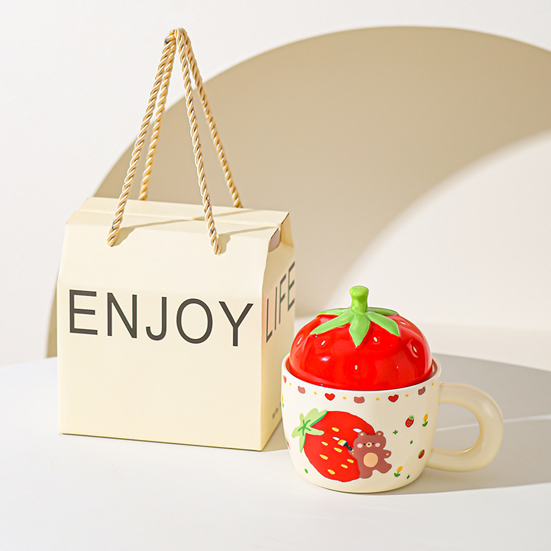 Taza de cerámica de oso de fresa con taza de regalo para chicas taza de marca doméstica de alto valor de pareja taza de desayuno de leche