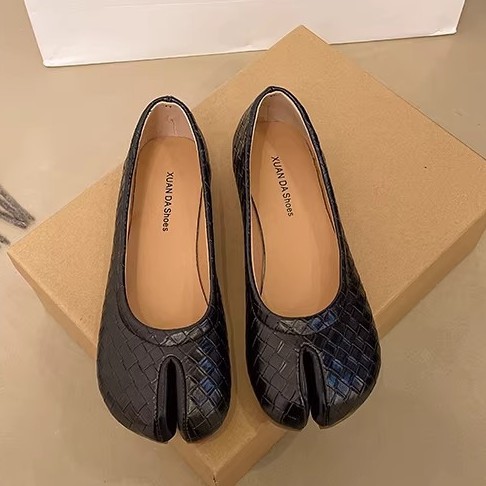 Plata retrógrado plano plano zapatos de una sola mujer 2026 nuevo verano un pie con una falda zapatos de nicho
