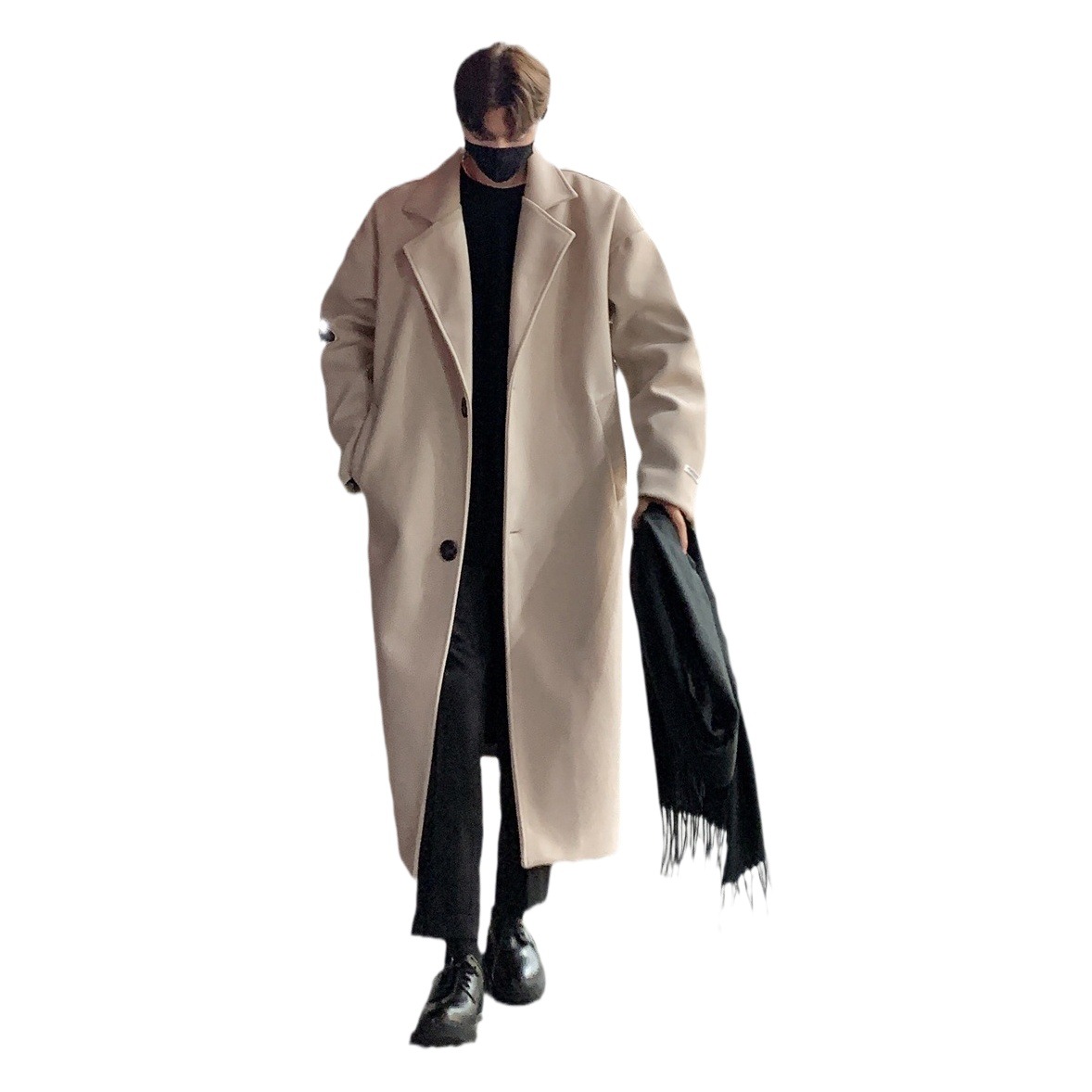 秋冬服のコートは男女が膝を過ぎます。コートの中の長さは冬の高級感があります。