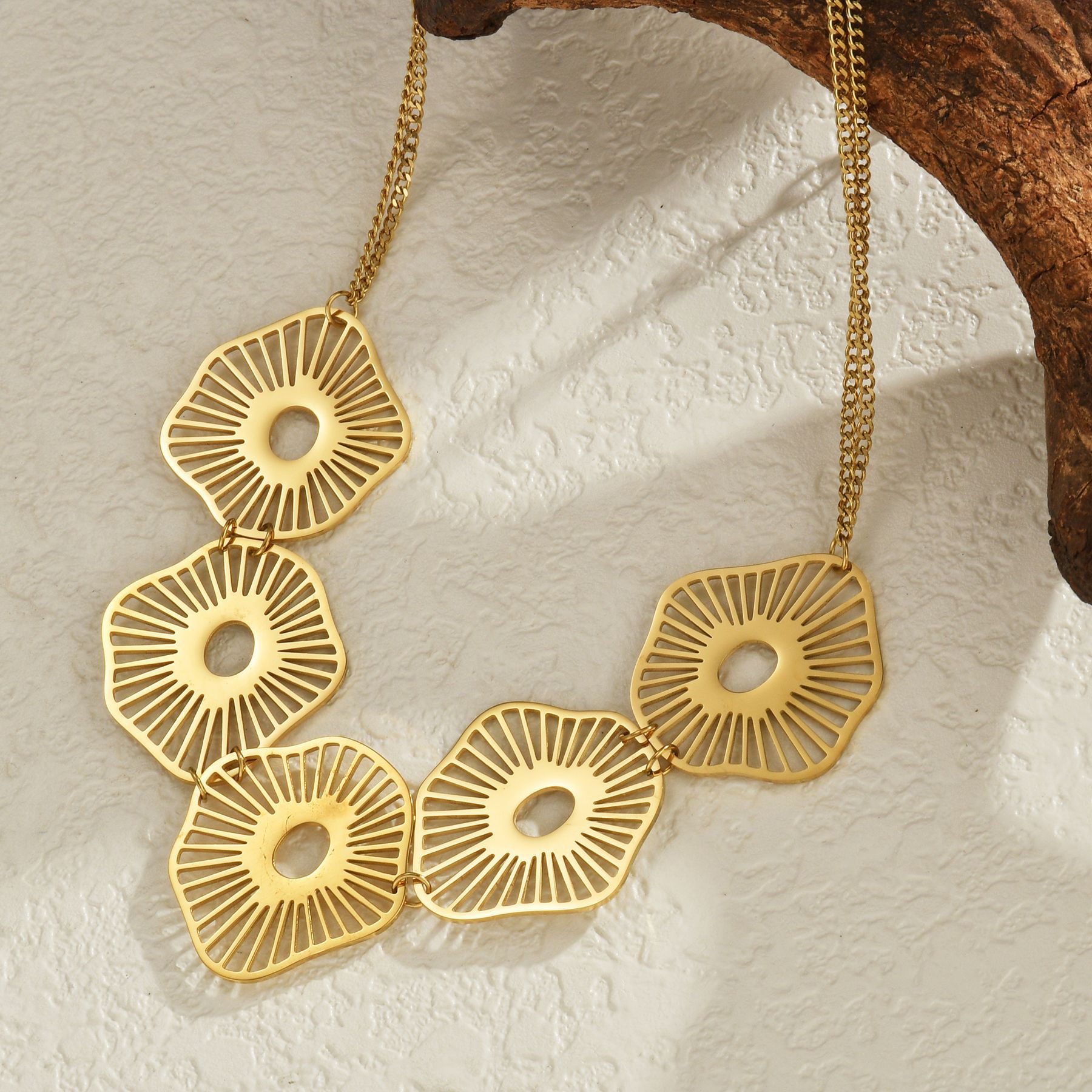 Collier pendentif feuille de lotus en acier inoxydable doré 14k_voghion.com