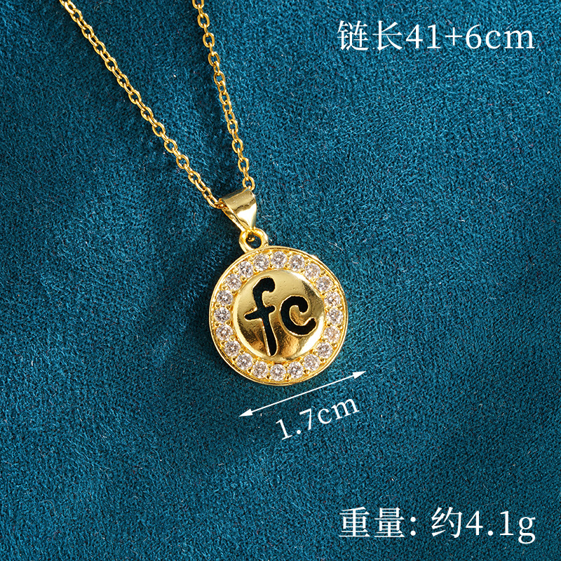 Nuevo estilo antiguo arena y oro estilo europeo y americano con incrustaciones de diamantes, collar de letras redondas, conjunto de pendientes, lujo ligero, joyería de alta gama de nicho