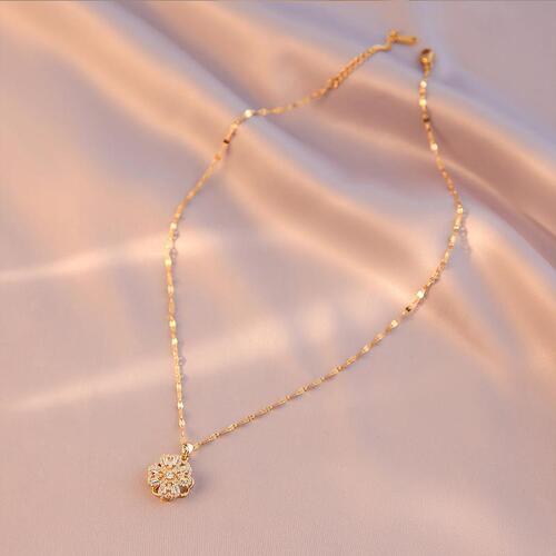Meichen  new trendy rotating four-leaf clover Hao Shi titanium steel necklace women's cold style high-end copper pendant